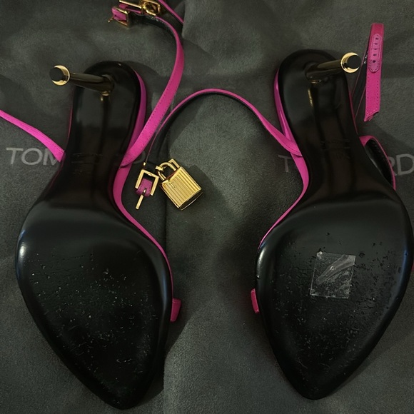 Size 38.5 Tom Ford Padlock Heel in Metallic Pink - Picture 4 of 4